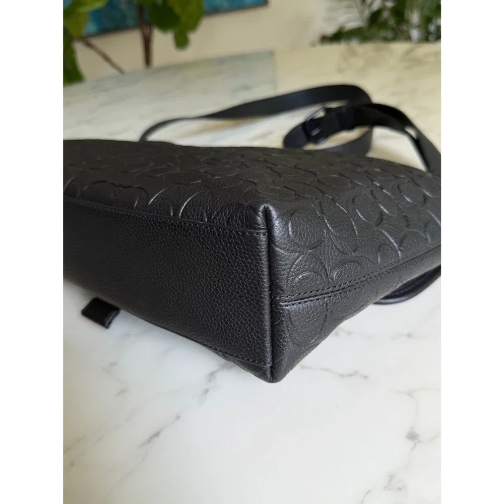 Coach Beck Messenger Crossbody Bag in Signature Pebble Leather Black CP115